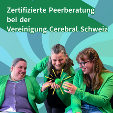 Im Bild sind Michèle, Maja und Vanessa zu sehen, die sich einen grünen Ball zuspielen